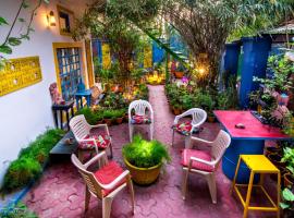 The Coral House Homestay by the Taj, хотел в Agra