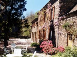 Auberge Au Naturel des Ardennes: Rochehaut şehrinde bir otel