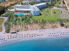 Irene Palace Beach Resort، فندق في كوليمبيا