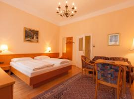 Pension Elfy, hotel v destinaci Baden