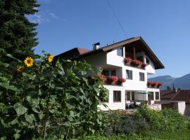 Gästehaus Treichl, hotel sa Fügen