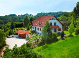 Landhaus zur Therme、イェナースドルフのホテル