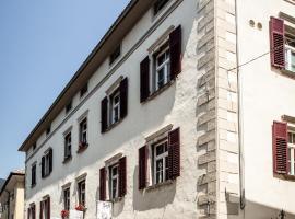 Haus Noldin - historische Herberge - dimora storica, nakvynės namai mieste Salornas