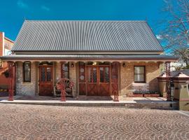 Old Bank Boutique Hotel, хотел в Митагонг