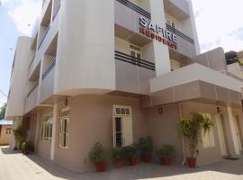 Safire Residency, מלון בטריואנדרום