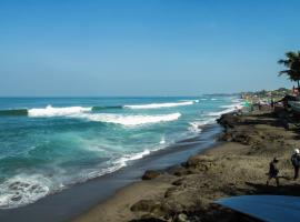 Bima Sakti Homestay Echo Beach Canggu, готель у місті Чангу