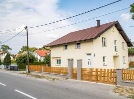 Tina Rooms, hotelli kohteessa Velika Gorica