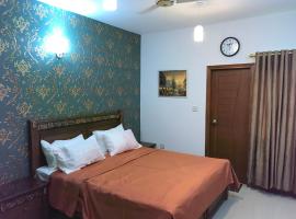 3 Bed Javed Apartment, hotel in Karachi