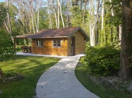 Chalet au Coeur de Foret Gouvieux, hotel v destinaci Gouvieux