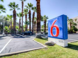 Motel 6-Palm Springs, CA - East - Palm Canyon, khách sạn có tiện nghi dành cho người khuyết tật ở Palm Springs