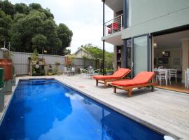 17onWellington Suites, hotel sa George