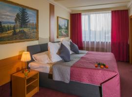 TOP HOTEL Praha, hotell i Praha