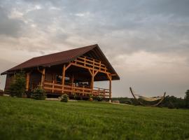 Domki nad Jeziorem, hotel en Rajgród