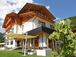 Dolomeet Boutique Hotel, hotel en Pinzolo