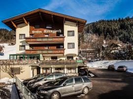 Pension Kreuzjoch – hotel w mieście Zell am Ziller