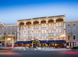 The Adelphi Hotel, отель в городе Саратога-Спрингс