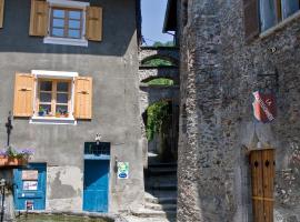 Au Cheval Blanc - appartements et chambres d'hôtes, hótel í Albertville