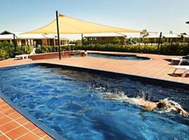 Potters Apartments, hotel u gradu Cessnock