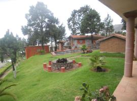 Rancho Escondido Casa Goyri，位于Tlaxco de Morelos的带泳池的酒店