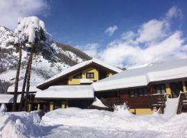 Hotel Cà Fiore, hotel i Bardonecchia