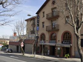 Hotel Tres Arcos, hotel u gradu San Lorenso de El Eskorial