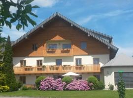 Pension Kreuzinger, 5310 Tiefgraben, hótel í Mondsee