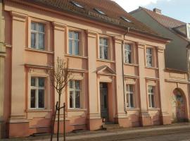 Bed&Breakfast Wagner "im Alten Pfarrhaus", hotell i Neuruppin