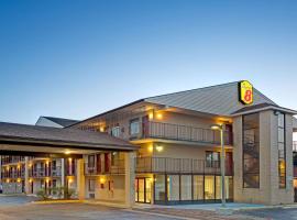 Super 8 by Wyndham Fredericksburg, hotell i Fredericksburg