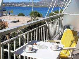 Apartment SEA VIEW in front of the beach of Agia Marina, hotel sa Porto Rafti