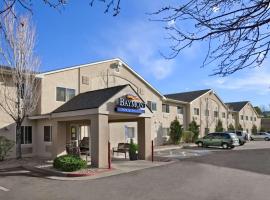 Baymont by Wyndham Golden/Red Rocks, hotel di Lakewood