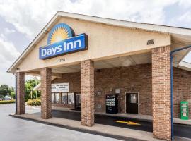 Days Inn by Wyndham Nashville N Opryland/Grand Ole Opry: Nashville'de bir otel