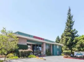 Days Inn & Suites by Wyndham Sunnyvale