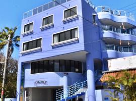 Pension Moon Villa, hotell i Onna