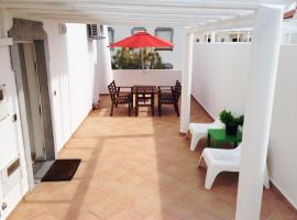 Apartamento Praia de Altura-Terraço BBQ-Wfi-AC, hotel em Altura