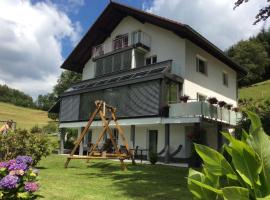 Traumhafte Ferienwohnung mit Pool, hôtel avec piscine à Steinen