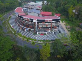 Wayanad Royal Crown, hotel di Kalpetta