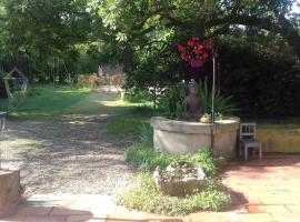 Gîte de charme, country house sa Arles