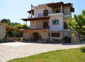 Ionian Sea Base Floor Villa Apartment at Kyllini, hótel í Kástro Tornéze