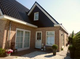 Bed & Breakfast Zeeduinsepoort met Sauna, hotell i Oostkapelle