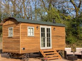 Luxury Shepherds Hut, hôtel avec parking à Bransgore