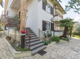 Apartments Emili: Poreč şehrinde bir otel