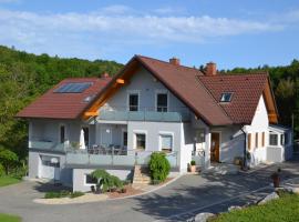 Gästehaus Waldblick, hotel di Loipersdorf bei Fürstenfeld