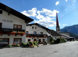 Gasthof Pension Traube, vertshus i Karres