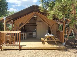 Glamping Beach Soline, מלון בביוגראד נה מורו