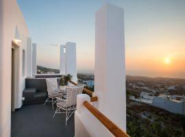 Nectarios Villa - Studios & Suites Adults Only: Fira'da bir daire