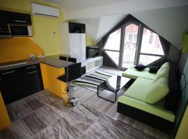 Centrum Lux 2 Apartmanok, Ferienwohnung in Kaposvár