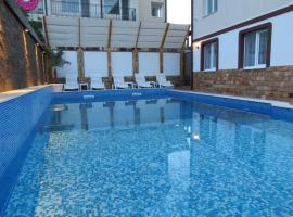 Aurora Guest House, hotel sa Golden Sands