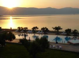 Europa Beach Hotel: Galaxidi şehrinde bir otel