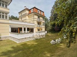 Apartment Villa Dionysus: Karlovy Vary şehrinde bir spa oteli