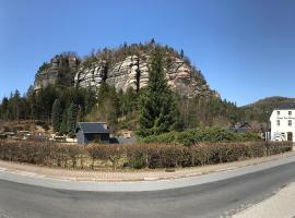 Hotel am Berg Oybin garni, отель в городе Курорт-Ойбин